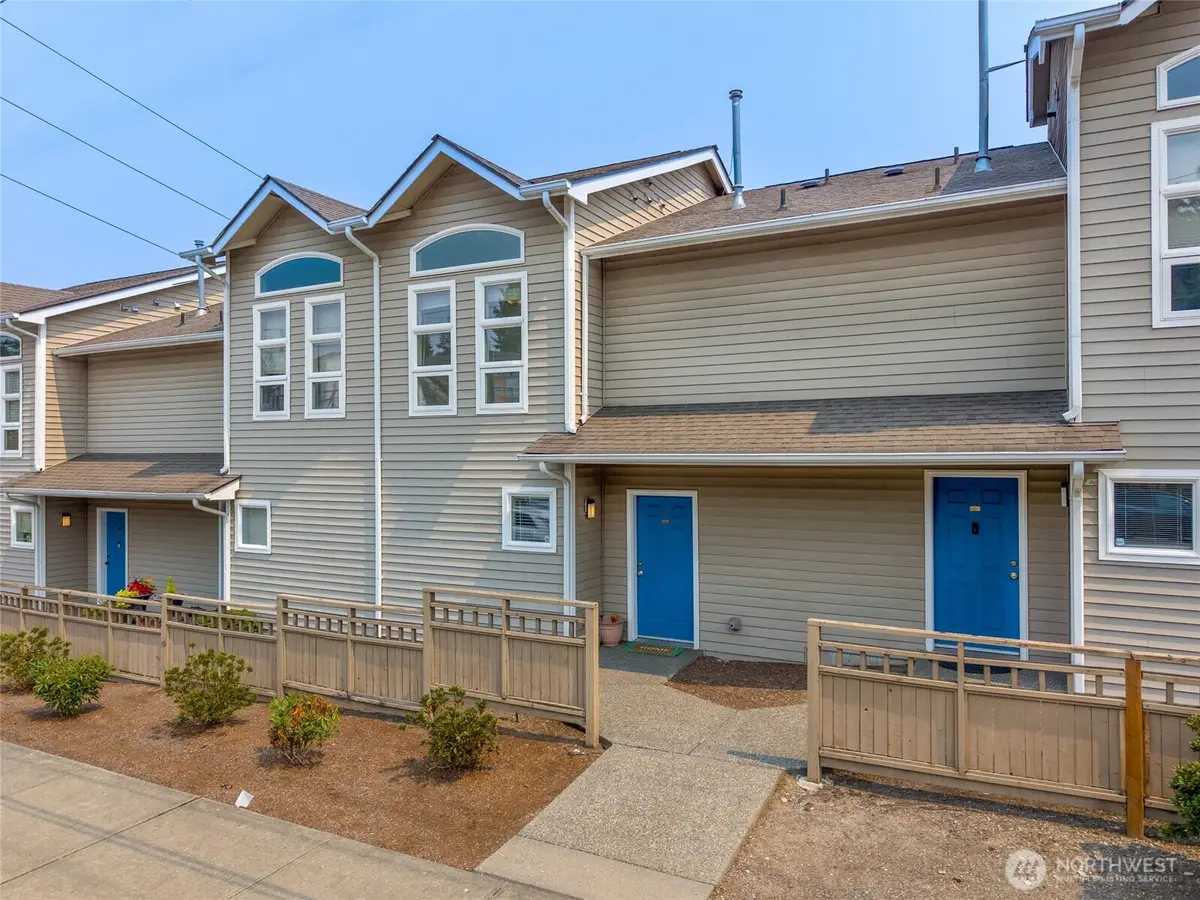 901 E Marine View Drive #104, Everett, WA 98201 - #1