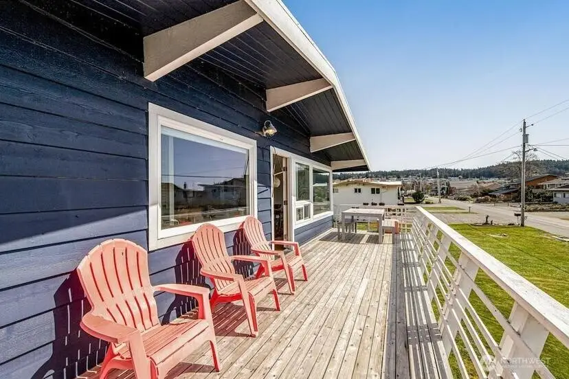 2577 Sunlight Beach Road, Clinton, WA 98236 - #2