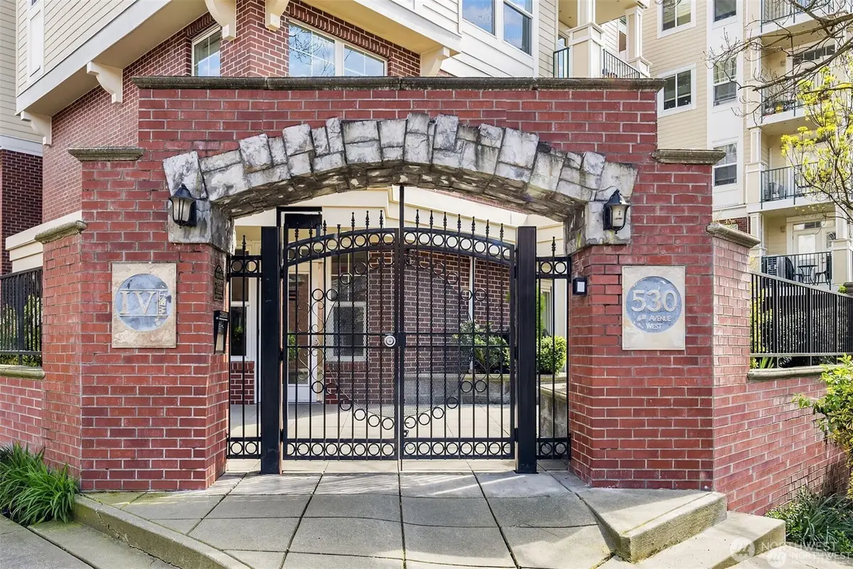 530 4th Avenue W #206, Seattle, WA 98119 - #1