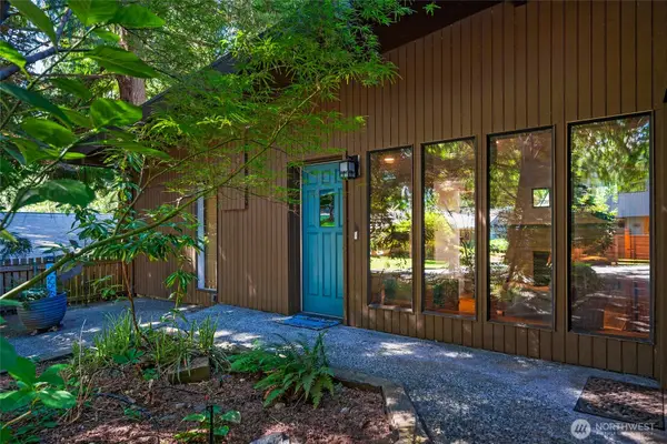 10733 Bartlett Avenue Ne, Seattle, WA 98125