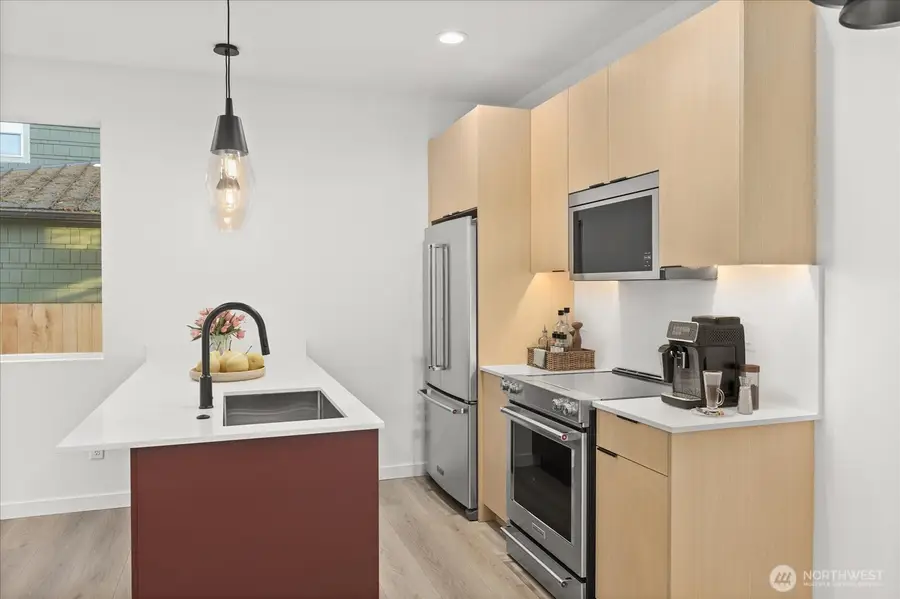 10744 Interlake Avenue N, Seattle, WA 98133 - #3