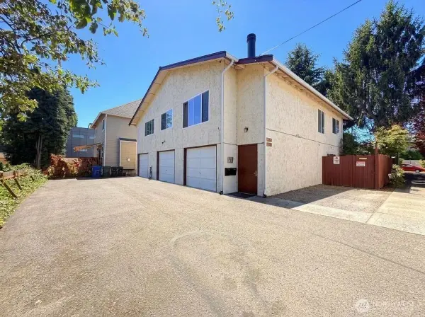 8848 Interlake Avenue N, Seattle, WA 98103
