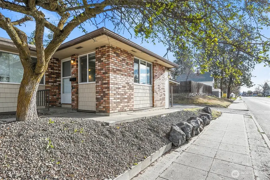 1332 W Garland Avenue, Spokane, WA 99205 - #2