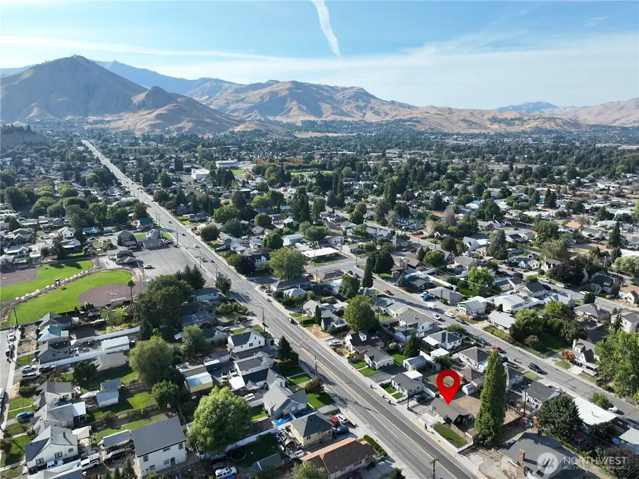 1014 Cherry Street, Wenatchee, WA 98801 - #2