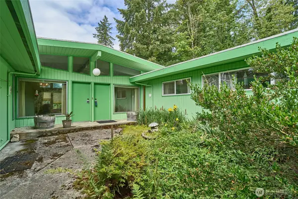 8209 144th Place Se, Newcastle, WA 98059