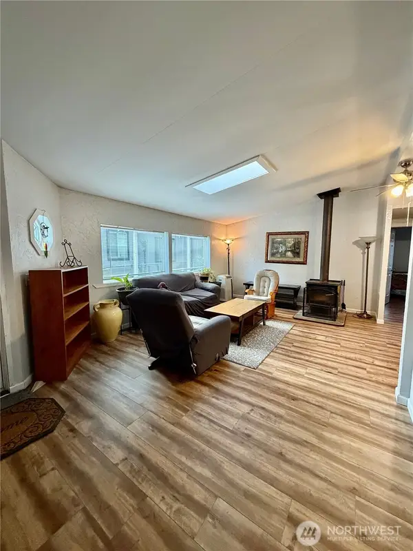 9065 Steele Creek Loop Ne, Bremerton, WA 98311
