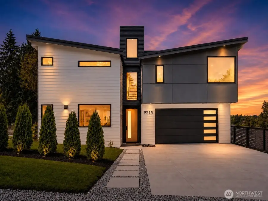 9215 22nd Avenue Sw, Seattle, WA 98106 - #2