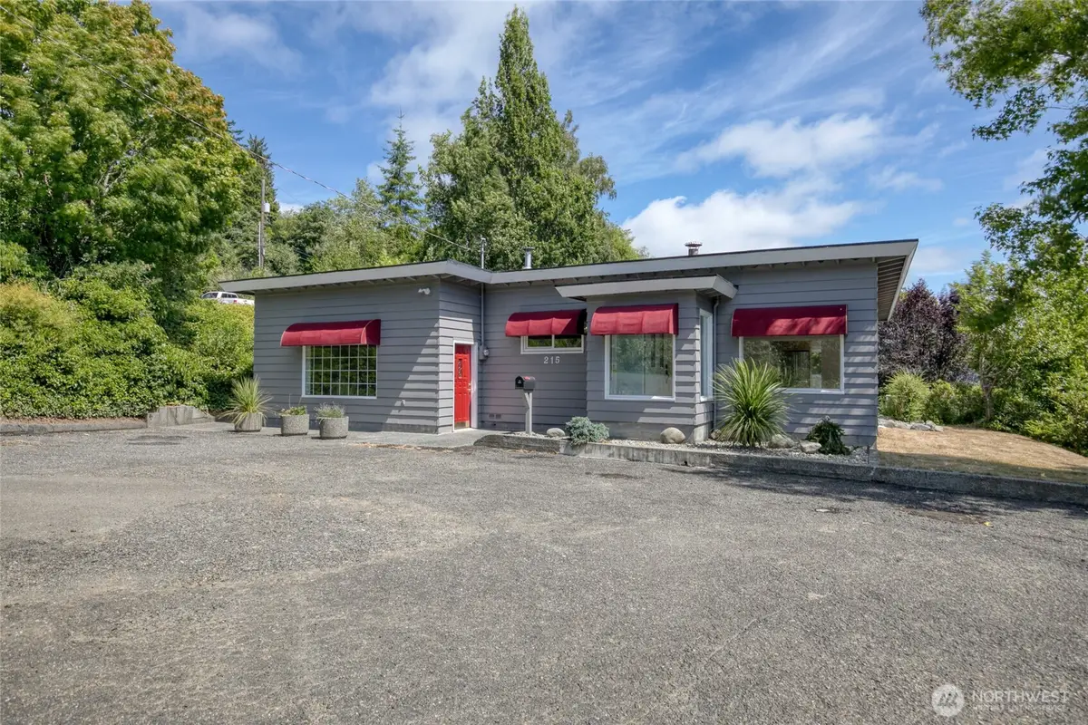 215 W Chenault Avenue, Hoquiam, WA 98550 - #1