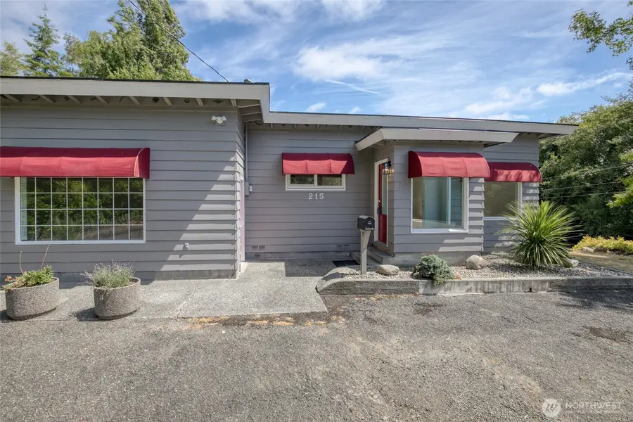 215 W Chenault Avenue, Hoquiam, WA 98550 - #2