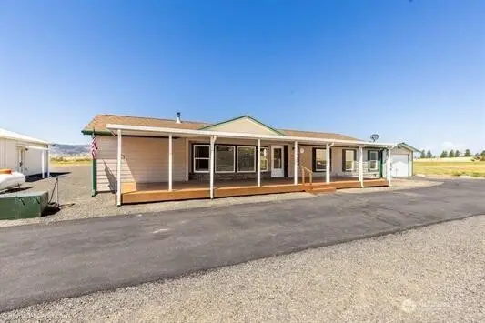 202 Airport Way, Seven Bays, WA 99122 - #2