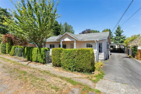 8528 S 121st Street, Seattle, WA 98178