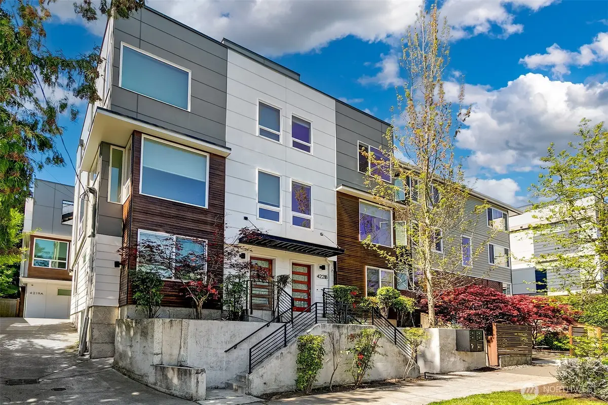 4221 Evanston Avenue N #B, Seattle, WA 98103 - #1