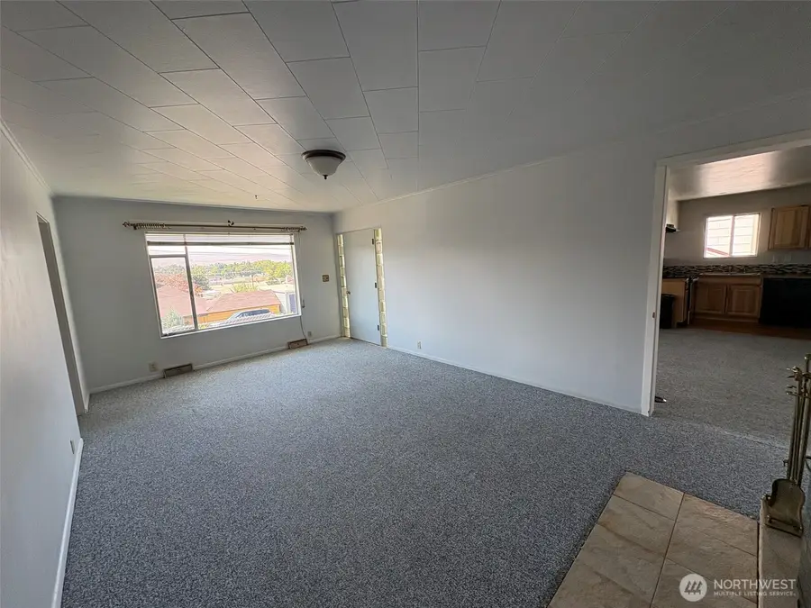 10 W Dewberry Avenue, Omak, WA 98841 - #3