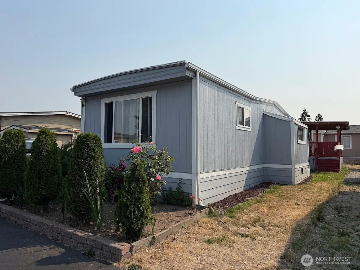 210 37th Street Se #105, Auburn, WA 98002 - #1