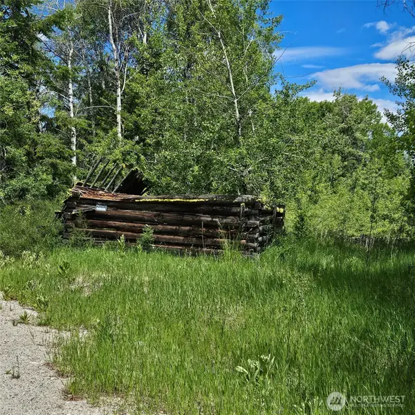 111 Summer Road, Tonasket, WA 98855