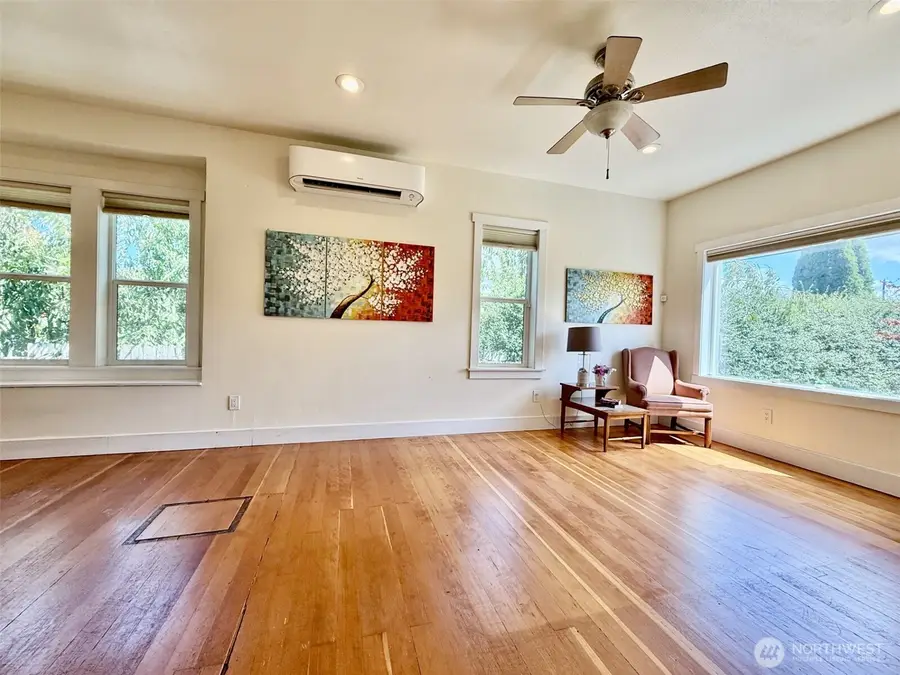 915 E Harrison Street, Tacoma, WA 98404 - #3