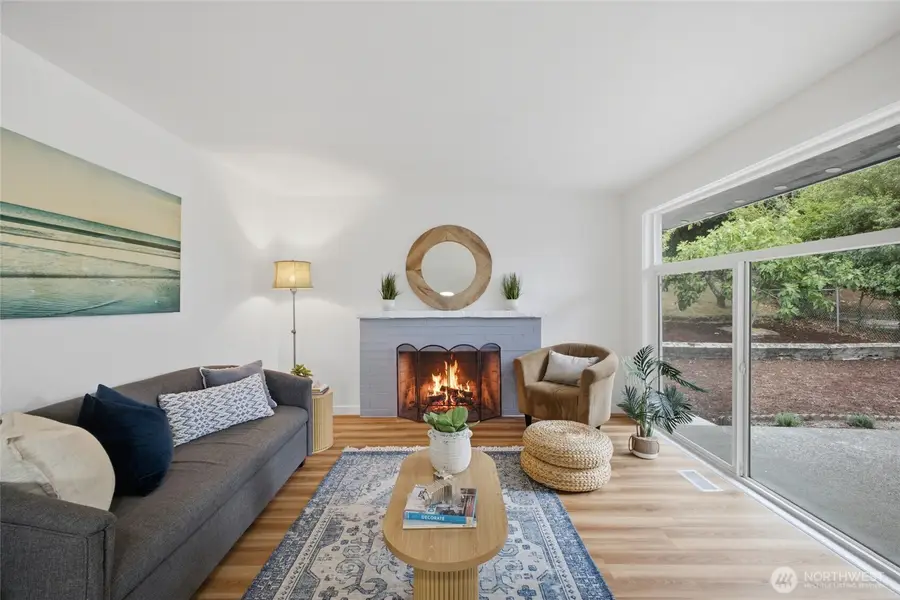 5922 23rd Avenue S, Seattle, WA 98108 - #3
