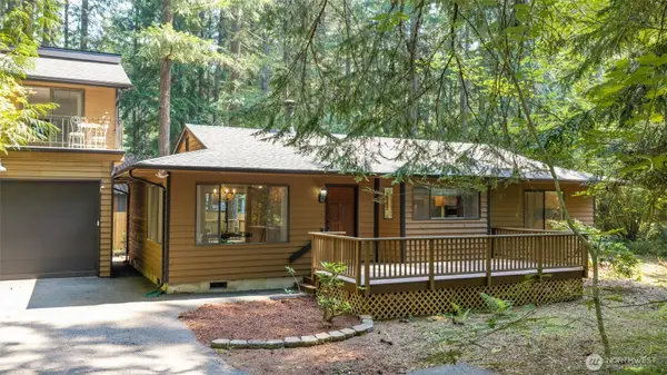 140 N Dow Creek Drive, Hoodsport, WA 98548