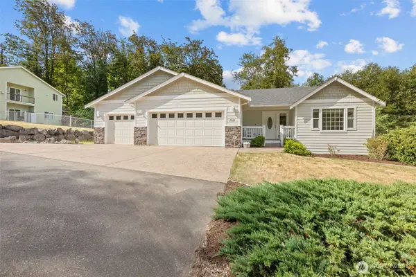 7977 E Clam Bay Court, Port Orchard, WA 98366