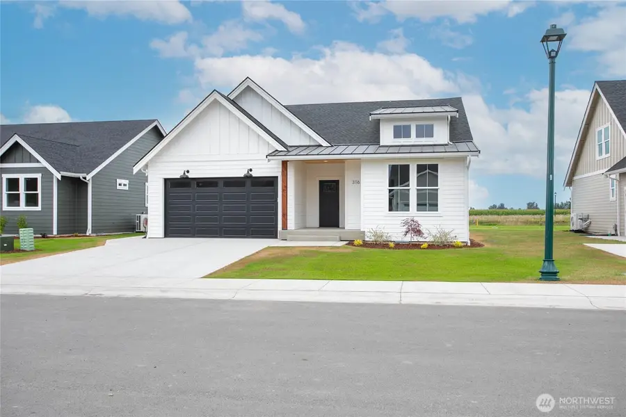 316 W 3rd Street, Everson, WA 98247 - #3