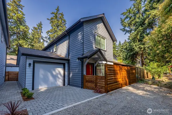 13732 Stone Avenue N, Seattle, WA 98133