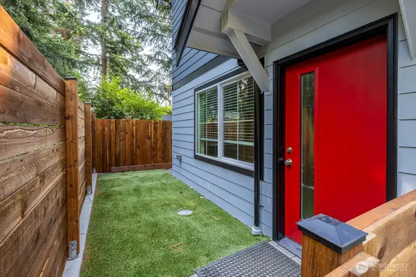 13730 Stone Avenue N, Seattle, WA 98133