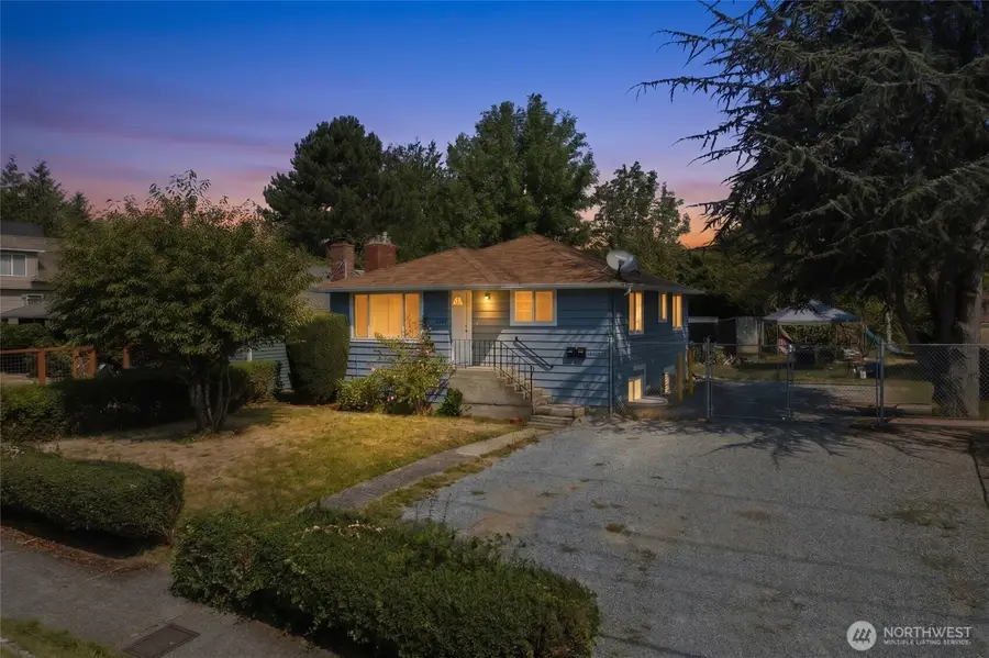 4424 S Holly Street, Seattle, WA 98118 - #2