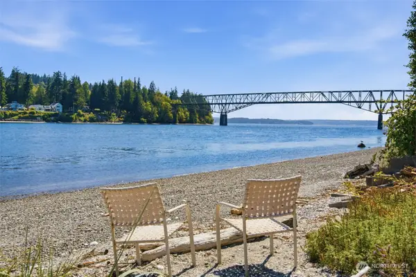 6337 NE Balzow Road, Suquamish, WA 98392