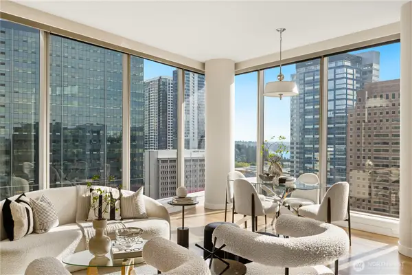 10650 NE 9th Place #2122, Bellevue, WA 98004