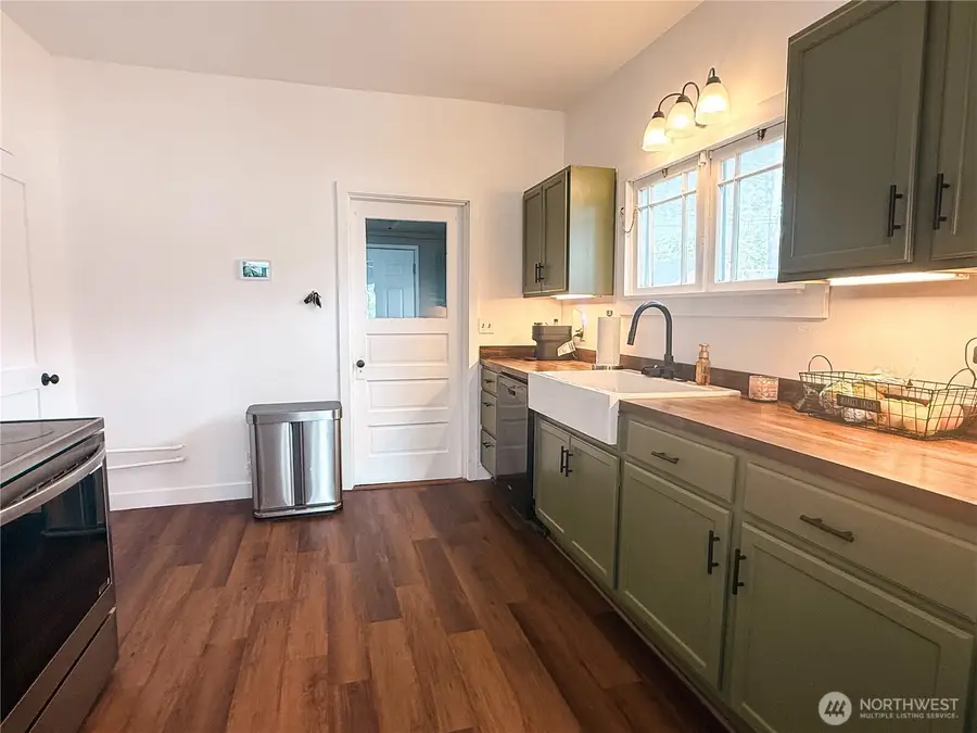 218 Washington Avenue N, Eatonville, WA 98328 - #3