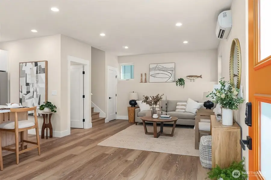 910 15th Avenue #B, Seattle, WA 98122 - #2