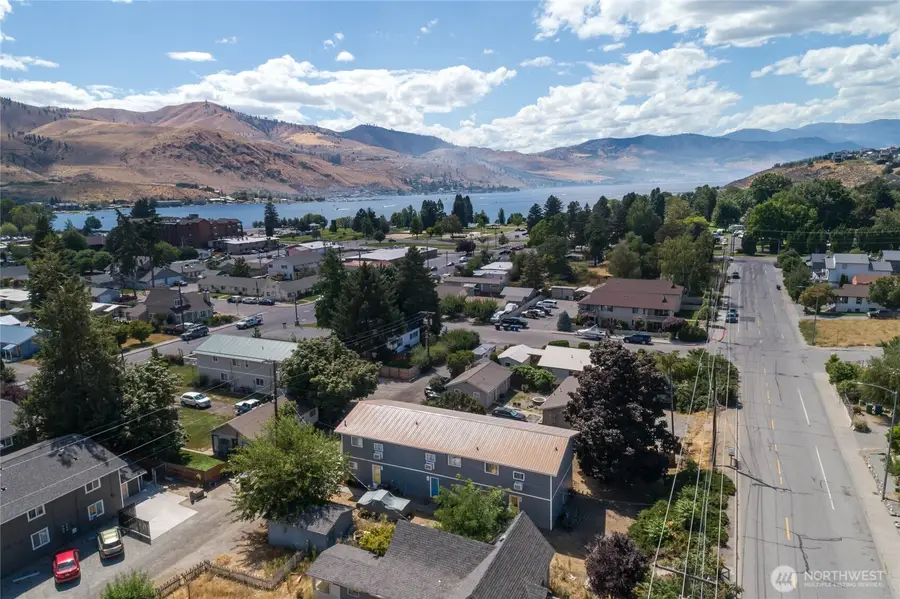 225 W Highland Avenue, Chelan, WA 98816 - #2