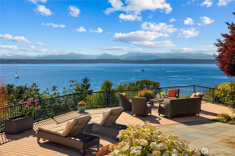 2555 Magnolia Boulevard W, Seattle, WA 98199 - #2