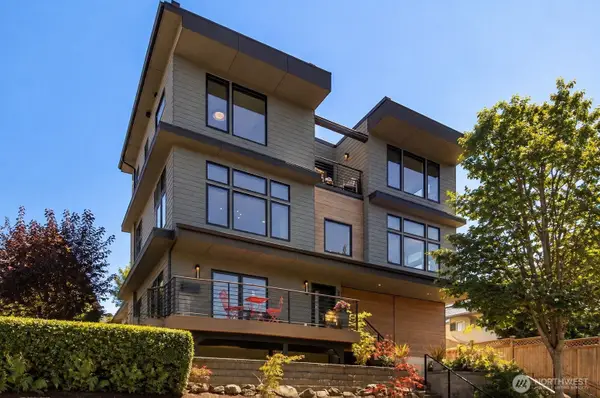3240 32nd Avenue W, Seattle, WA 98199
