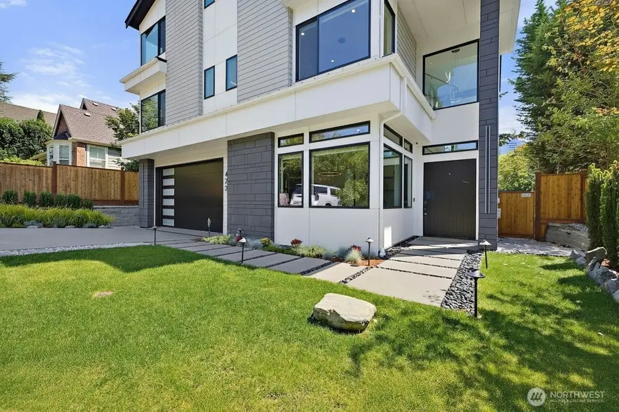 422 98th Avenue Ne, Bellevue, WA 98004 - #2