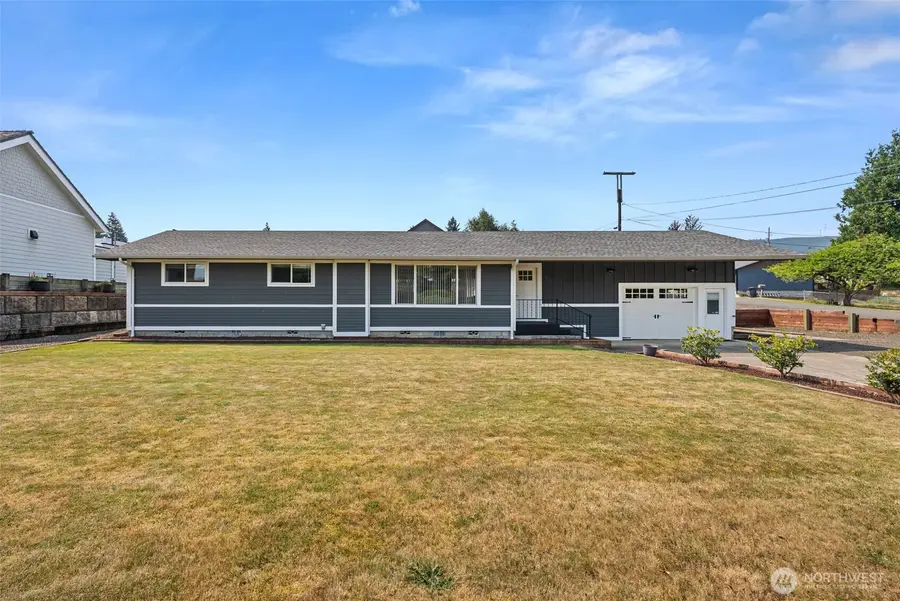 706 Bradford Street, Raymond, WA 98577 - #2