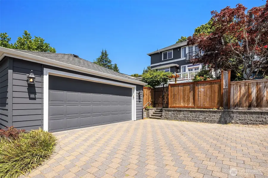 1109 33rd Avenue E, Seattle, WA 98112 - #3