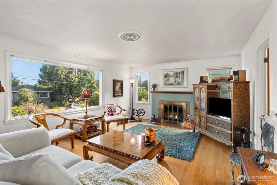310 NW 75th Street, Seattle, WA 98117 - #3