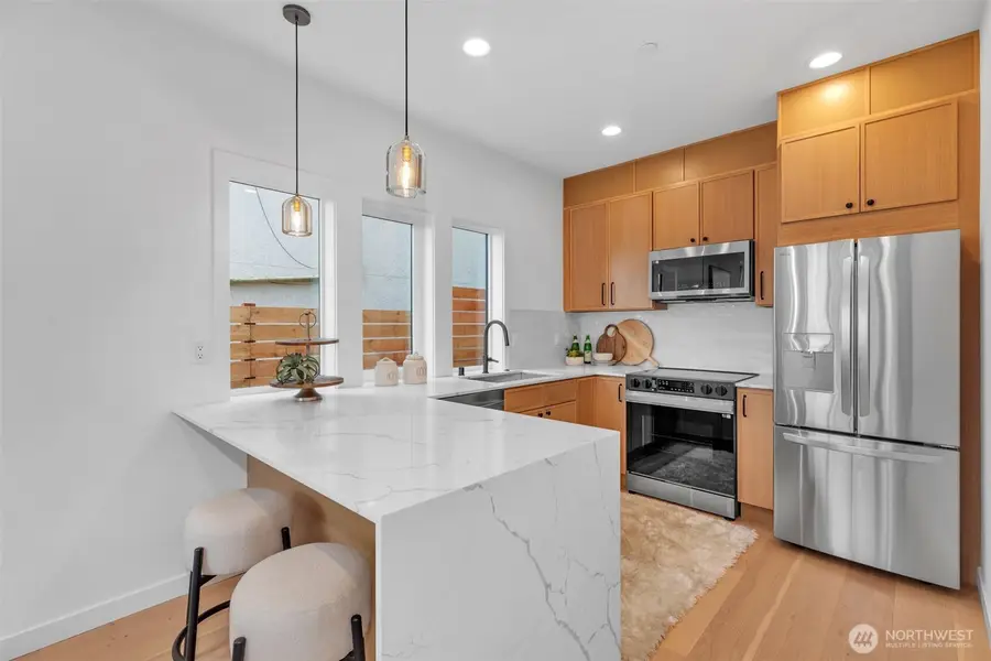 435 19th Avenue E, Seattle, WA 98112 - #3