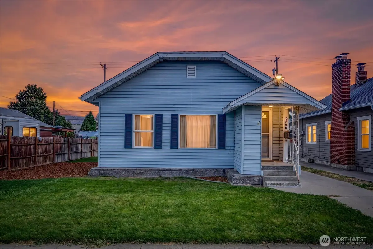 209 Fuller Street, Wenatchee, WA 98801 - #1