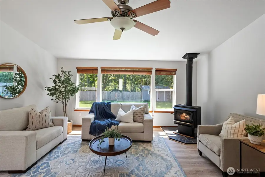 511 E Gills Cove Drive, Allyn, WA 98524 - #3