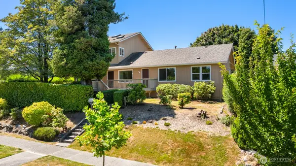 8815 18th Avenue Sw, Seattle, WA 98106