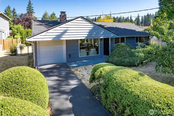 1924 NE 130th Place, Seattle, WA 98125