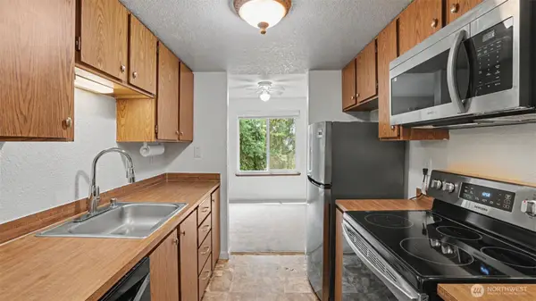 10021 SE 235th Place #B303, Kent, WA 98031