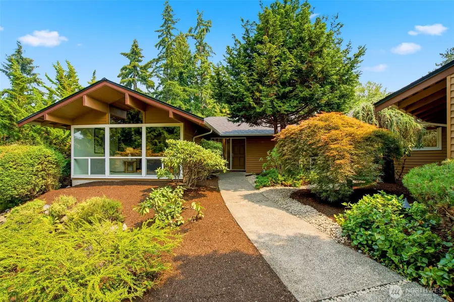 8626 NE 26th Place, Clyde Hill, WA 98004 - #2