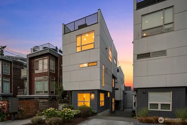 3818 23rd Avenue W, Seattle, WA 98199
