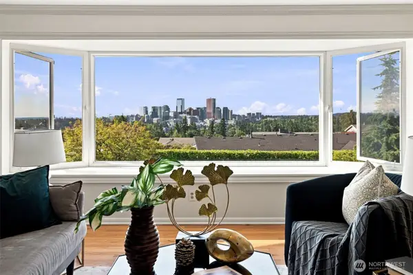 12168 SE 17th Place, Bellevue, WA 98005