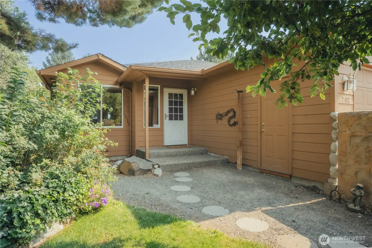 202 W Mount Baker Court, Ellensburg, WA 98926 - #1