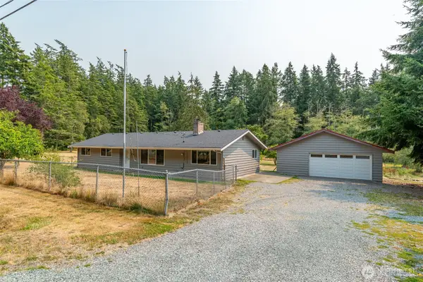 216 E Sleeper Road, Oak Harbor, WA 98277