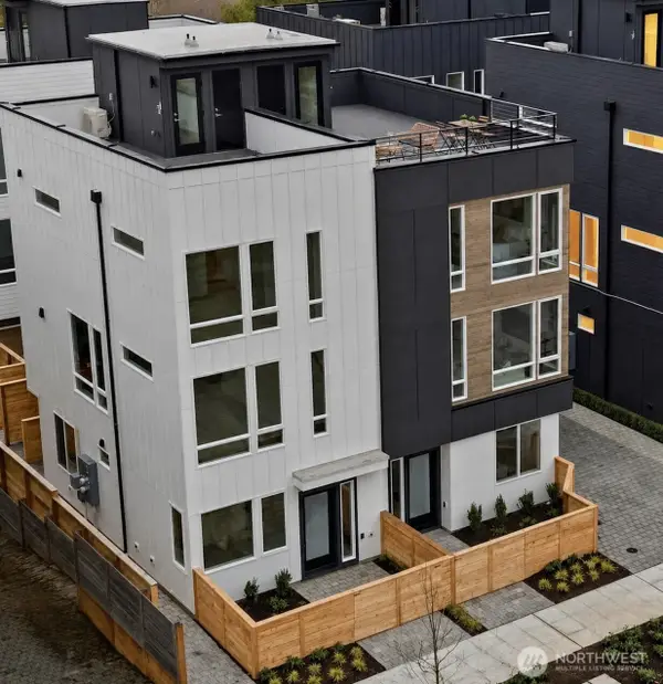 805 NW 63rd Street #B, Seattle, WA 98107